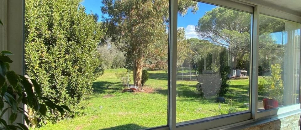 Maison 6 pièces de 210 m² à Roquebrune-sur-Argens (83520)