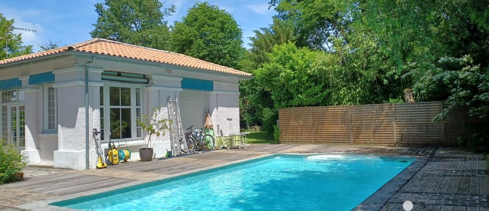 Maison 1 pièce de 204 m² à Pessac (33600)