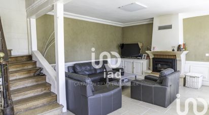 Maison 6 pièces de 130 m² à Saint-Pierre-du-Vauvray (27430)