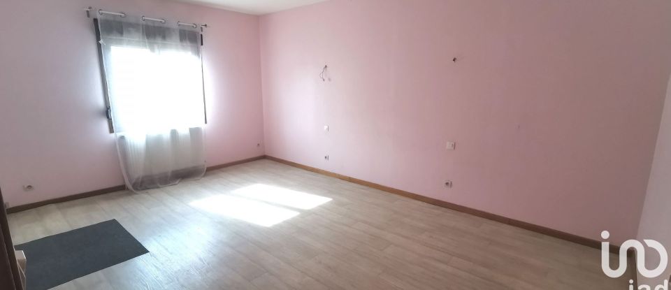 Maison 8 pièces de 178 m² à Roye (80700)