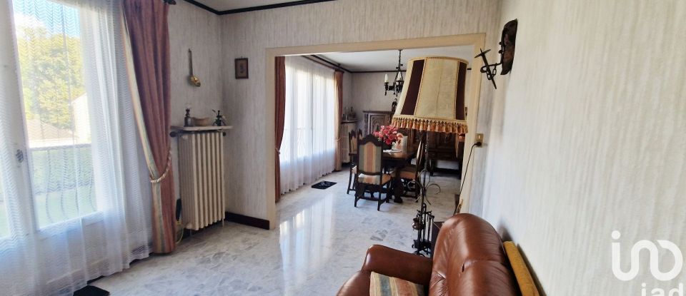 Traditional house 5 rooms of 81 m² in Boussy-Saint-Antoine (91800)