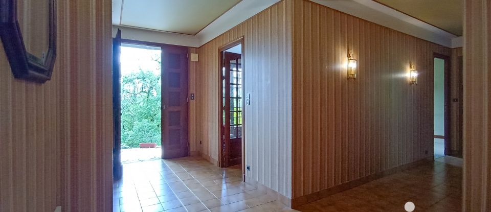 Traditional house 6 rooms of 162 m² in Pinsac (46200)