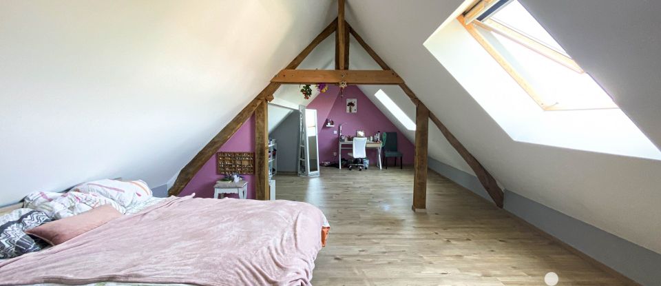 Maison 8 pièces de 180 m² à Follainville-Dennemont (78520)