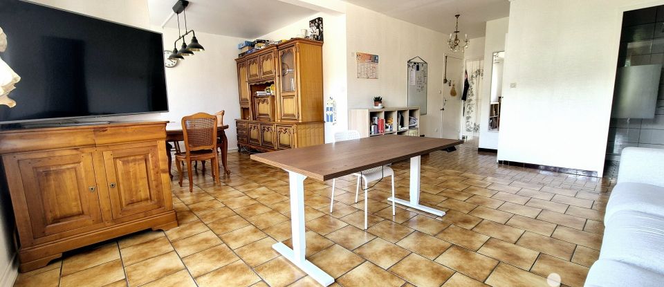 Appartement 3 pièces de 75 m² à Saint-Étienne (42100)