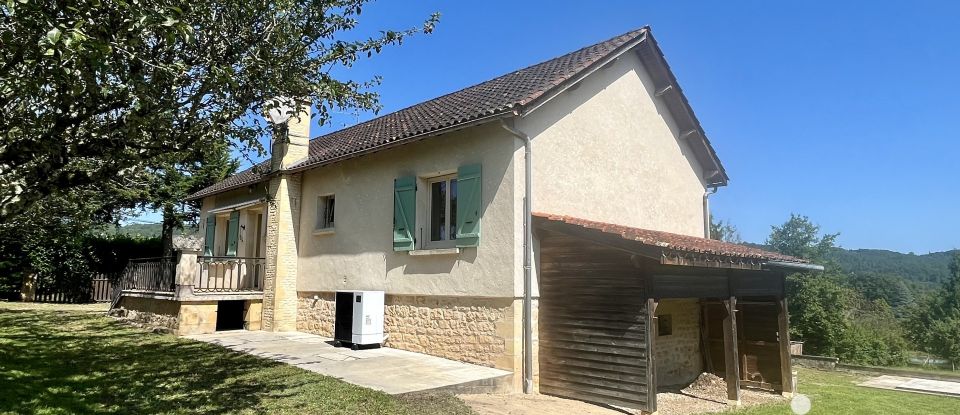 Traditional house 5 rooms of 97 m² in Saint-Léon-sur-Vézère (24290)