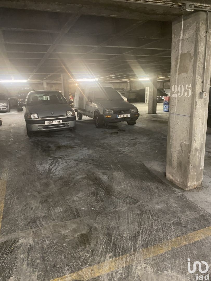 Parking of 11 m² in Garges-lès-Gonesse (95140)