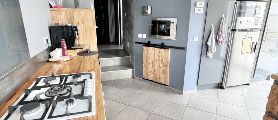 Maison 4 pièces de 120 m² à Chambéon (42110)