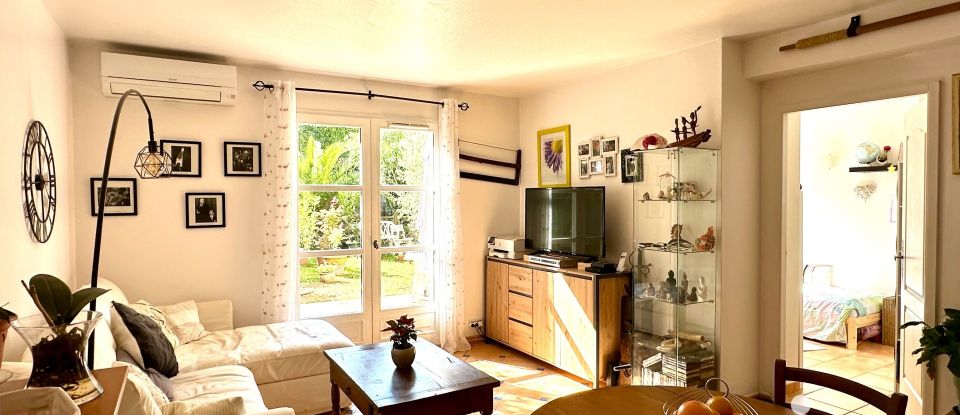 Apartment 3 rooms of 53 m² in La Môle (83310)