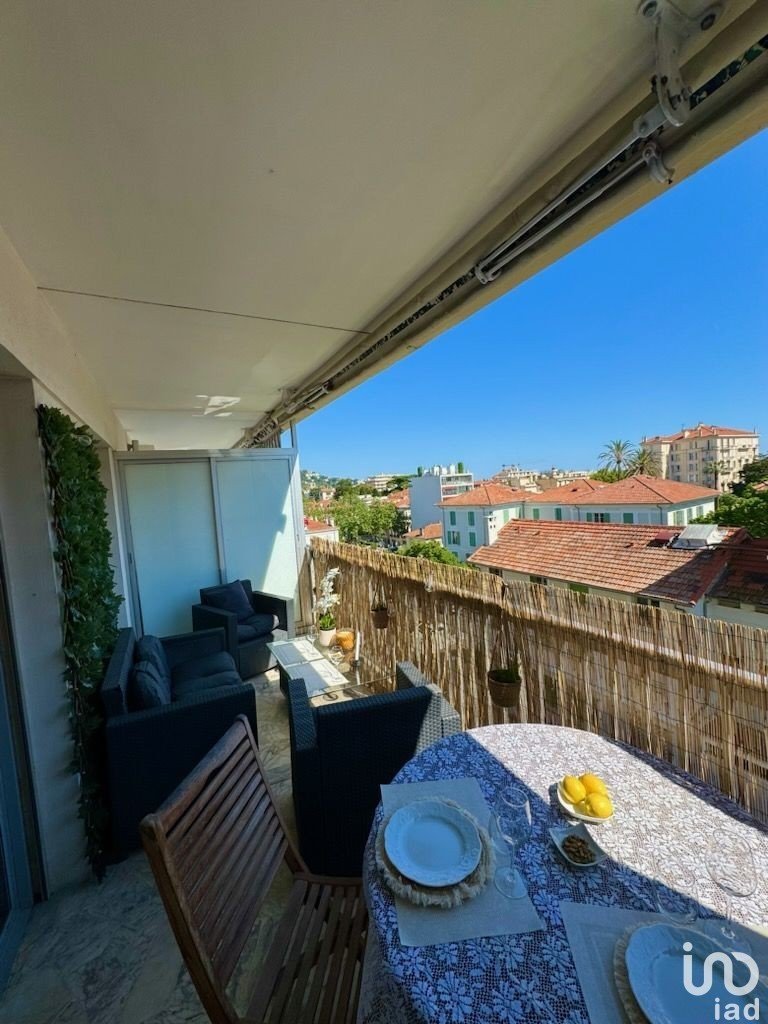 Apartment 1 room of 30 m² in Cannes (06400)