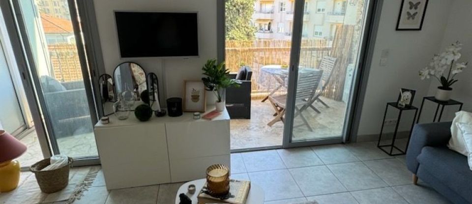 Apartment 1 room of 30 m² in Cannes (06400)