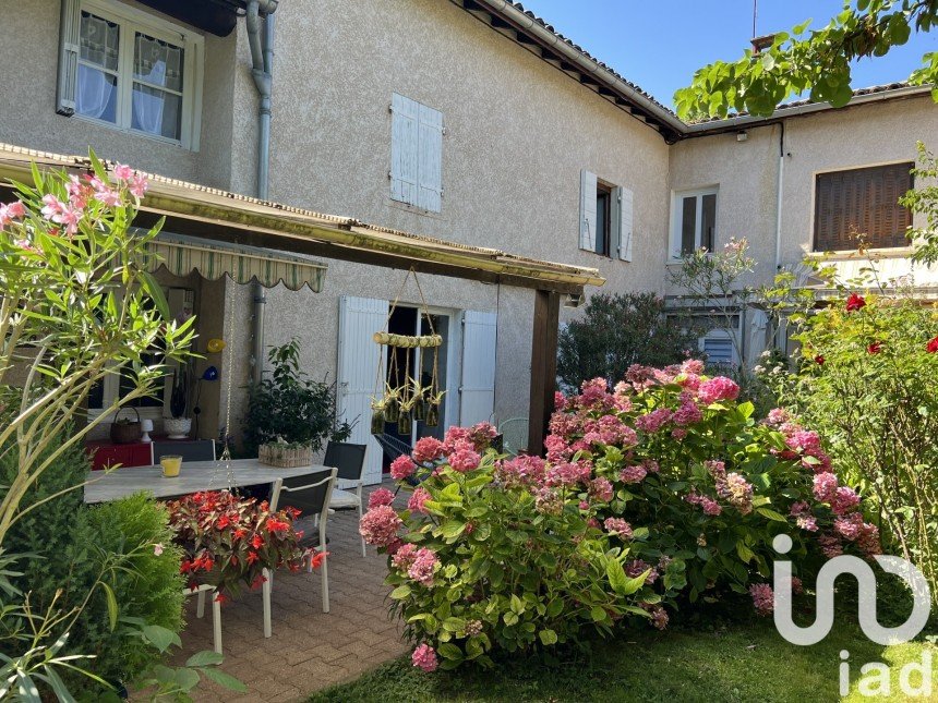 House 8 rooms of 265 m² in Fareins (01480)