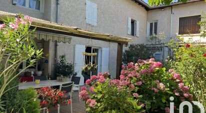 Maison 8 pièces de 265 m² à Fareins (01480)