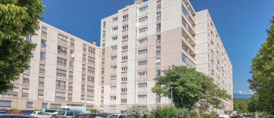 Appartement 5 pièces de 100 m² à Le Pont-de-Claix (38800)