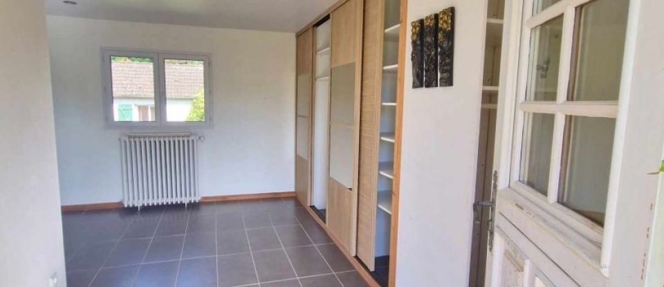 Maison 8 pièces de 235 m² à Les Bordes (45460)