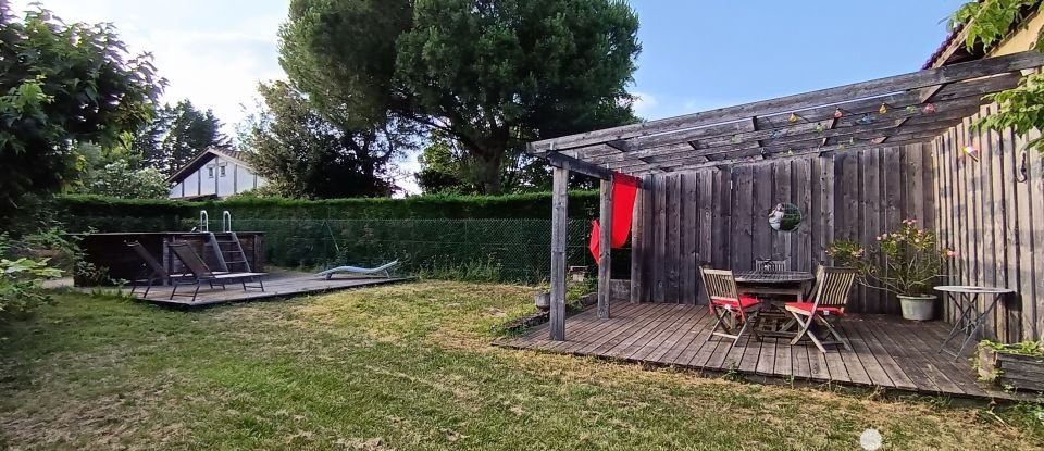 Maison 5 pièces de 120 m² à Sainte-Eulalie (33560)