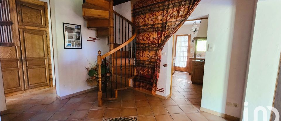 House 5 rooms of 140 m² in Couze-et-Saint-Front (24150)