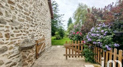 Gîte 13 pièces de 318 m² à Sainte-Thérence (03420)