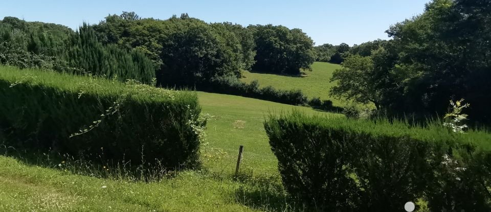 Traditional house 5 rooms of 130 m² in Le Pont-Chrétien-Chabenet (36800)