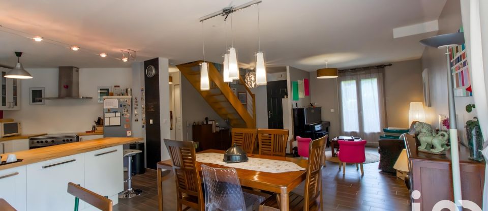 Maison 7 pièces de 133 m² à Juziers (78820)