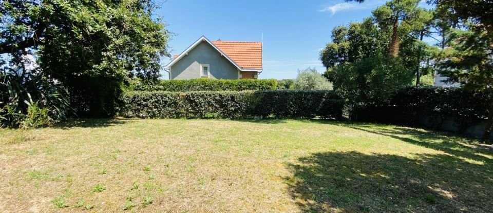 Land of 850 m² in Soulac-sur-Mer (33780)