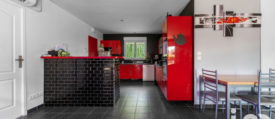 Maison 5 pièces de 100 m² à Puy-Guillaume (63290)