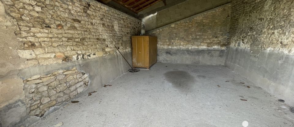 Traditional house 8 rooms of 166 m² in Ozillac (17500)