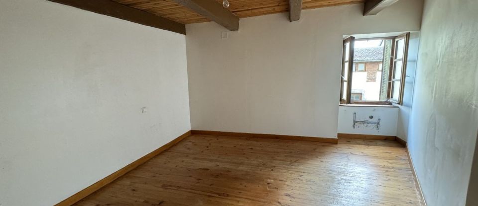 House 5 rooms of 109 m² in Herment (63470)