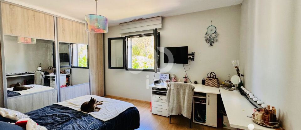 Maison 6 pièces de 199 m² à Roquebrune-sur-Argens (83520)