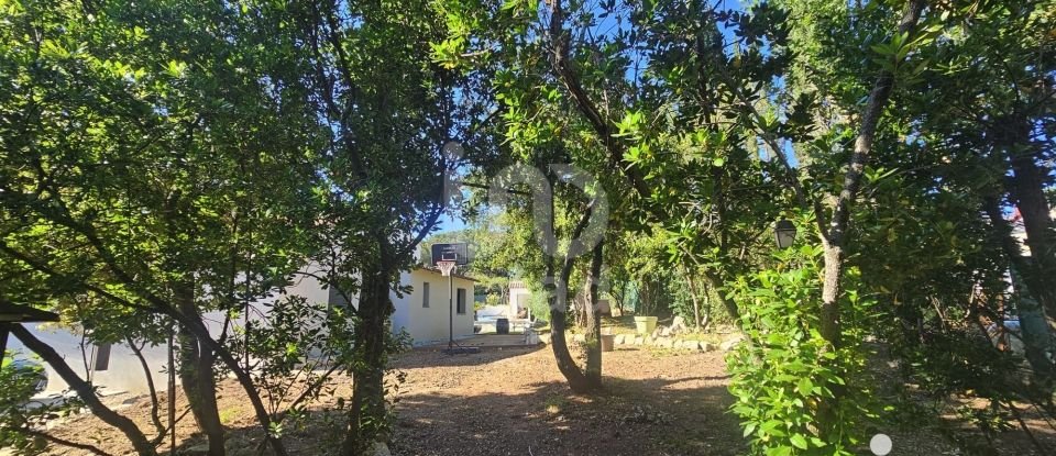 Maison 6 pièces de 199 m² à Roquebrune-sur-Argens (83520)