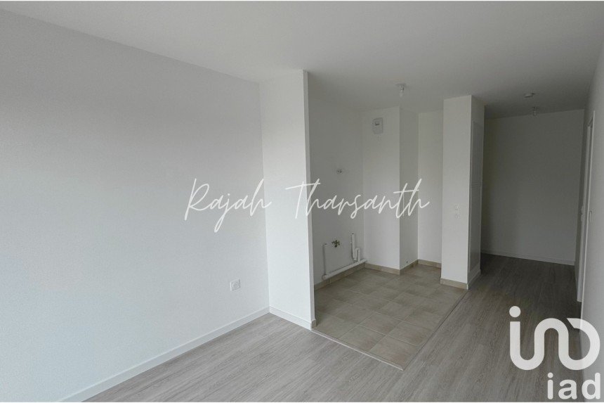 Apartment 2 rooms of 36 m² in Noisy-le-Grand (93160)