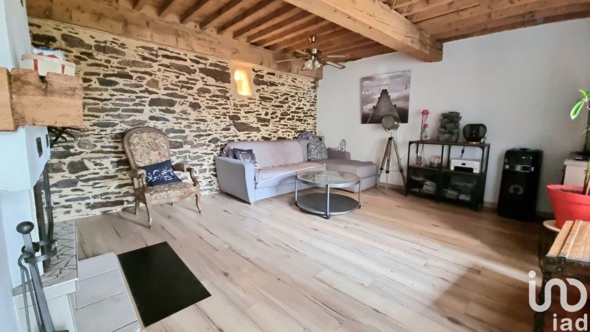 House 6 rooms of 143 m² in La Valla-en-Gier (42131)