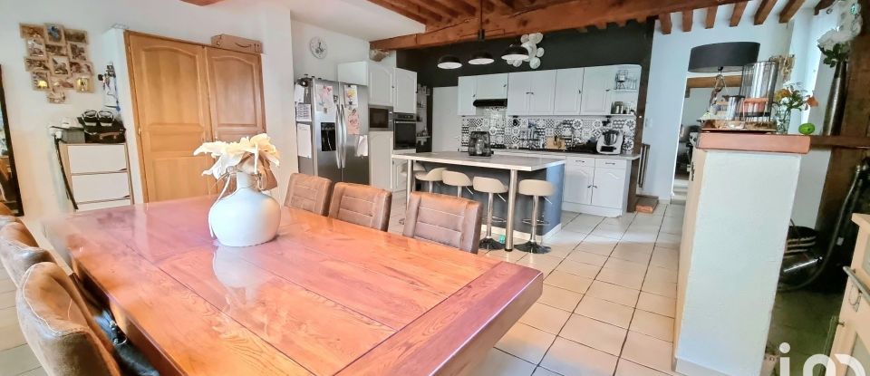 House 6 rooms of 143 m² in La Valla-en-Gier (42131)