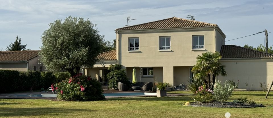 House 6 rooms of 178 m² in Bonzac (33910)