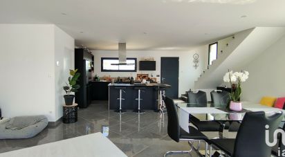 Maison 4 pièces de 106 m² à Adissan (34230)