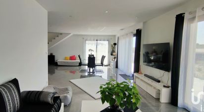 Maison 4 pièces de 106 m² à Adissan (34230)