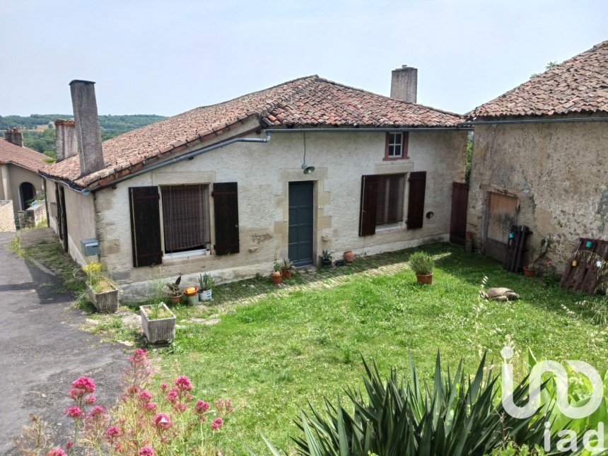 Village house 6 rooms of 127 m² in Queaux (86150)