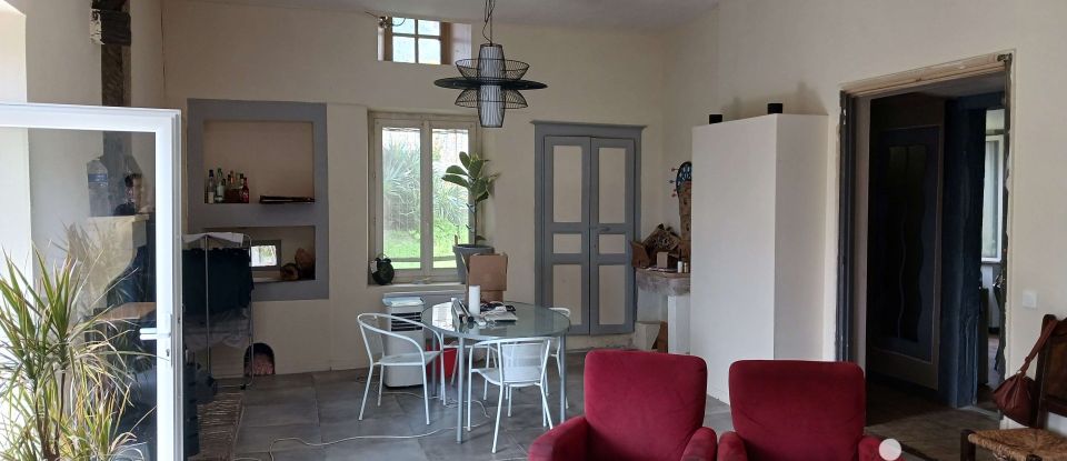 Village house 6 rooms of 127 m² in Queaux (86150)