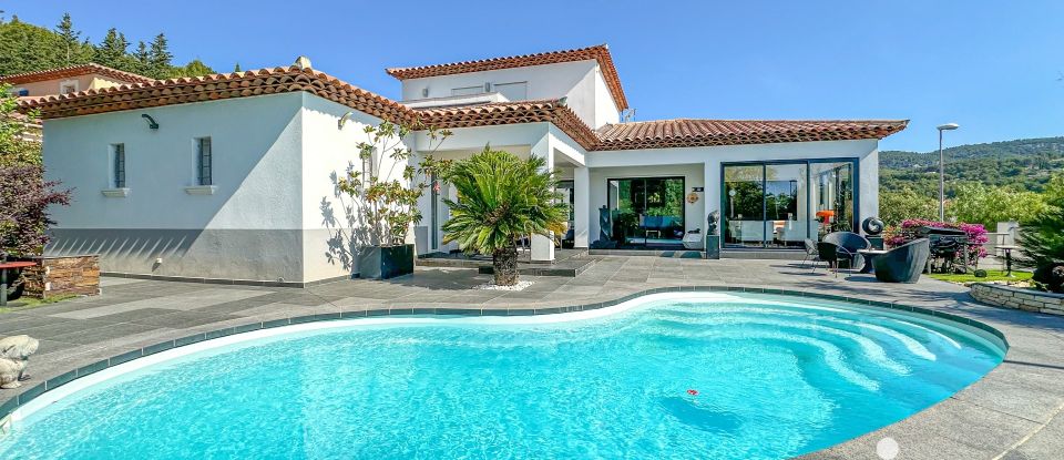 Maison 7 pièces de 169 m² à Sanary-sur-Mer (83110)