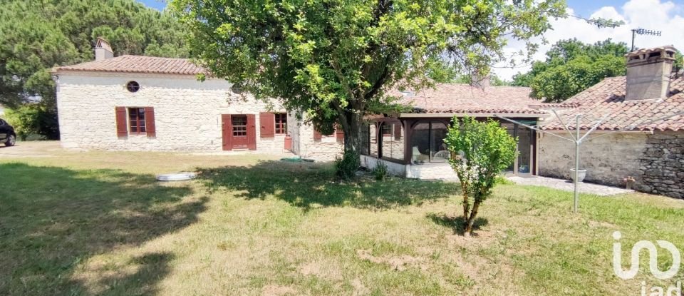 Maison 10 pièces de 280 m² à Gageac-et-Rouillac (24240)