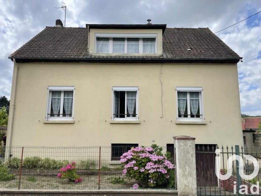 Traditional house 5 rooms of 94 m² in Noyon (60400)