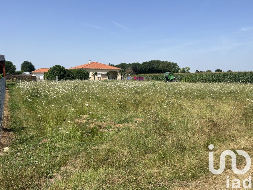 Land of 1,728 m² in Vic-en-Bigorre (65500)