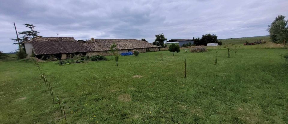 Maison 5 pièces de 319 m² à Saint-Bonnet-sur-Gironde (17150)