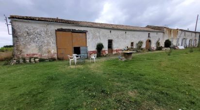 Maison 5 pièces de 319 m² à Saint-Bonnet-sur-Gironde (17150)