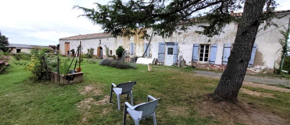 Maison 5 pièces de 319 m² à Saint-Bonnet-sur-Gironde (17150)