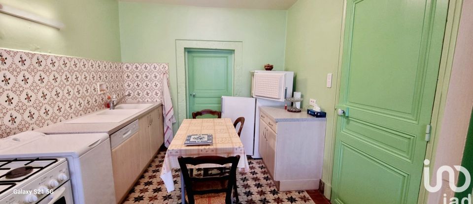 Maison 11 pièces de 180 m² à Paulhaguet (43230)