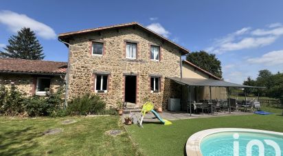 Barn conversion 9 rooms of 266 m² in Saint-Mesmin (85700)