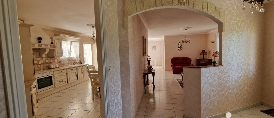 Traditional house 4 rooms of 130 m² in Saint-Mathurin (85150)