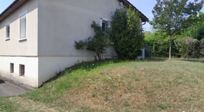 House 5 rooms of 100 m² in Saint-Médard-en-Jalles (33160)