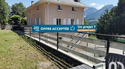 Maison 5 pièces de 109 m² à Saint-Pierre-de-Méaroz (38350)