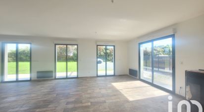 Maison traditionnelle 6 pièces de 218 m² à Saint-Romain-de-Colbosc (76430)